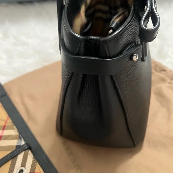 Small Burberry black banner tote - Picture 12 of 14